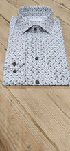 Afbeelding in Gallery-weergave laden, TRACHTENHEMD MET HIRSCH MOTIEF.
