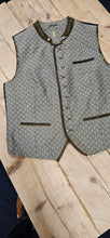 Afbeelding in Gallery-weergave laden, TRACHTEN GILET WS-1189 BRUIN-GRIJS
