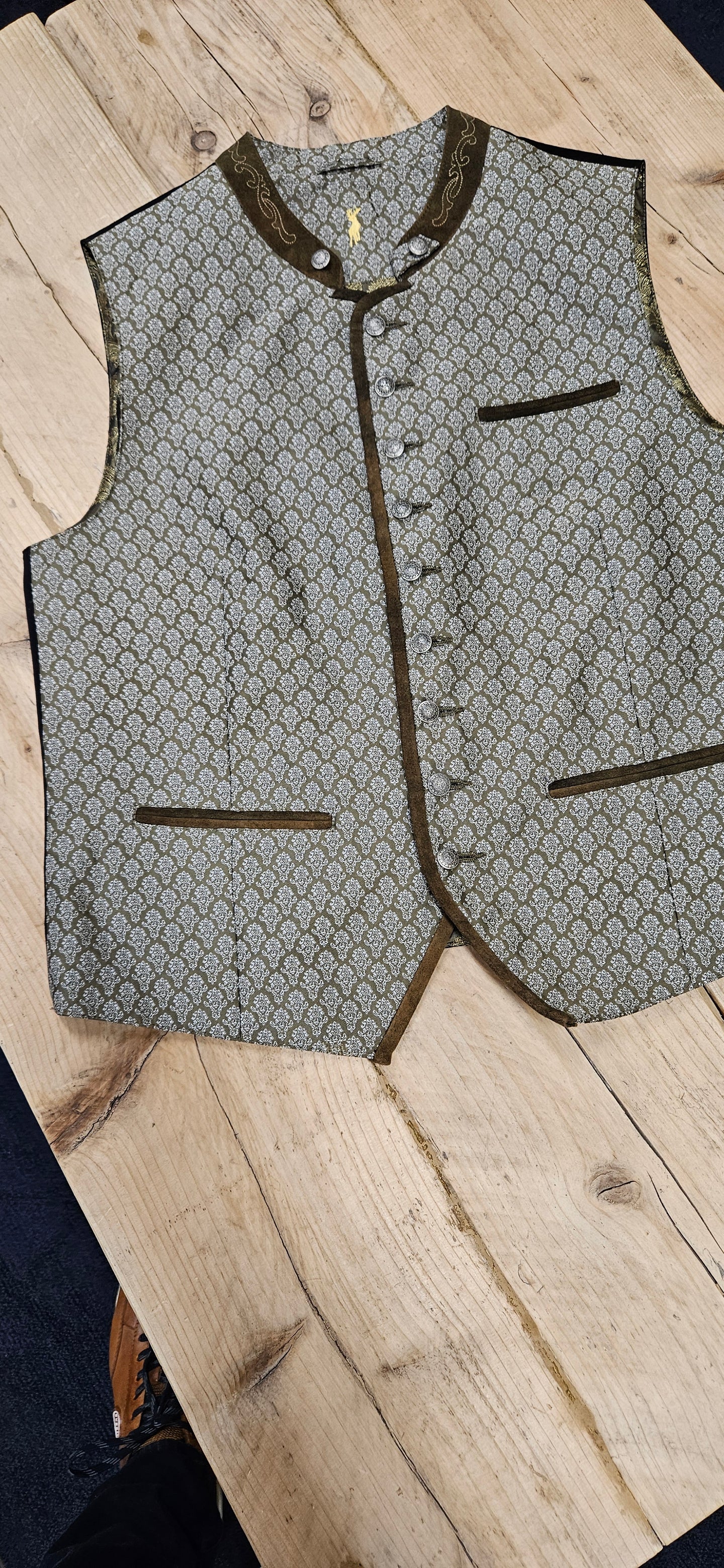 TRACHTEN GILET WS-1189 BRUIN-GRIJS