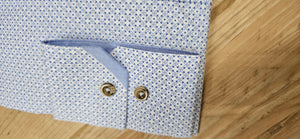 TRACHTENHEMD STEHKRAAG BLAUW-WIT